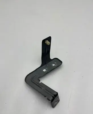 BMW 4 F36 Gran coupe Fender mounting bracket