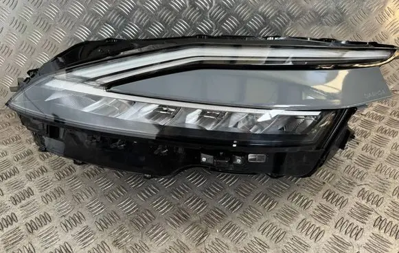 Nissan Qashqai J12 Headlight/headlamp