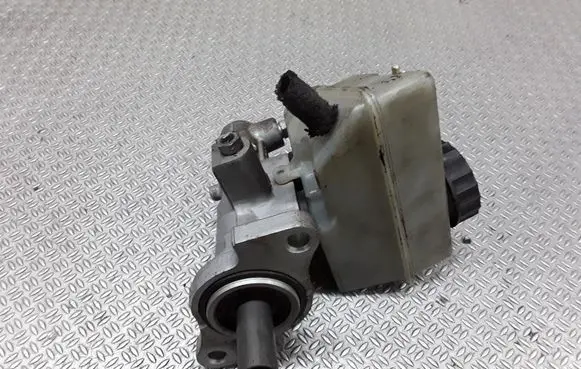 Mercedes-Benz E W210 Master brake cylinder