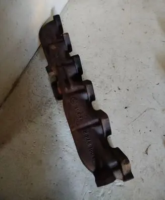 BMW 5 E39 Exhaust manifold 22481661
