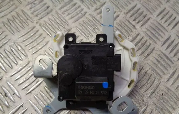 Mitsubishi Space Star Air flap motor/actuator 1138003480 7R14D017712