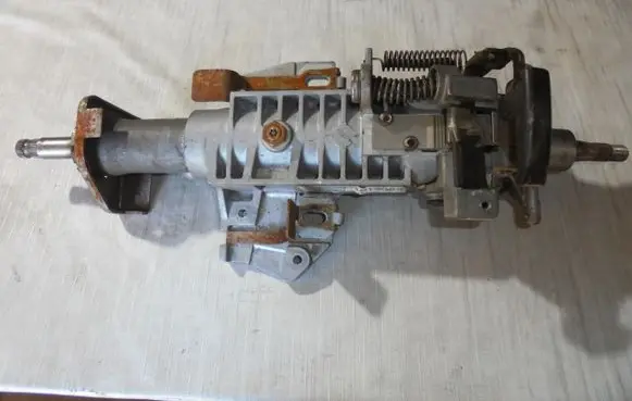 Nissan Navara D40 Steering wheel axle 1012382
