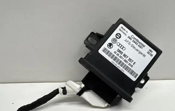 Volkswagen PASSAT B7 Light module LCM 5M0907357E 5WK50281 0405201100010245