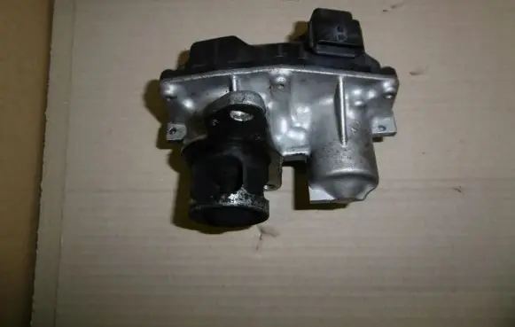Opel Vivaro EGR valve 147109816R H8201061904