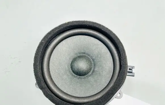 Volvo V90 Cross Country Rear door speaker 31350429 18W10H2021
