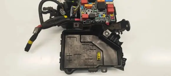 Alfa Romeo Giulietta Fuse box set 50514168
