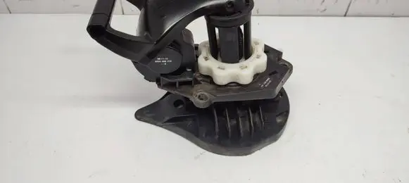 Renault Clio IV Spare wheel mounting bracket 8200269378 261112 8200601401
