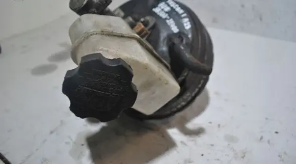 Hyundai Tucson JM Brake booster 585002E400