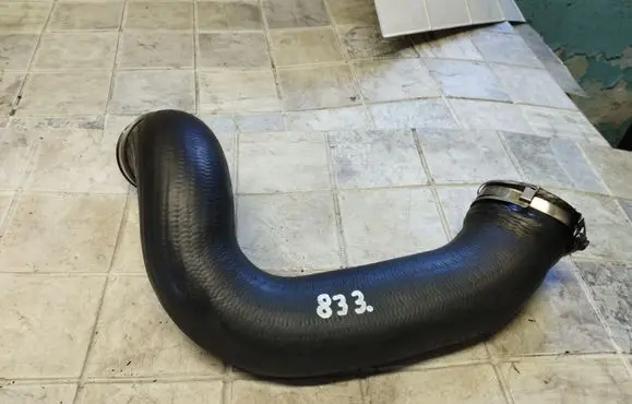 Mercedes-Benz S W221 Intercooler hose/pipe A2215281082Q1