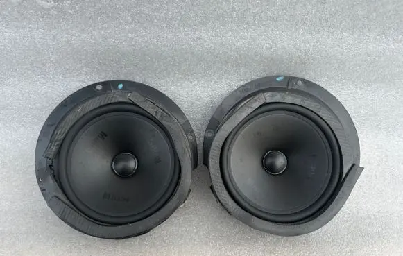 Jaguar XK8 - XKR Front door speaker GJA1246AD GJA1247AD