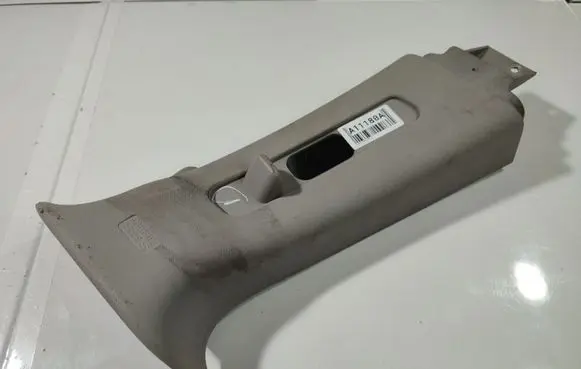 Chrysler 300 - 300C (B) pillar trim (top) 53046