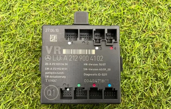 Mercedes-Benz C W204 Door control unit/module A2129004102 A2128203426 A2129028101