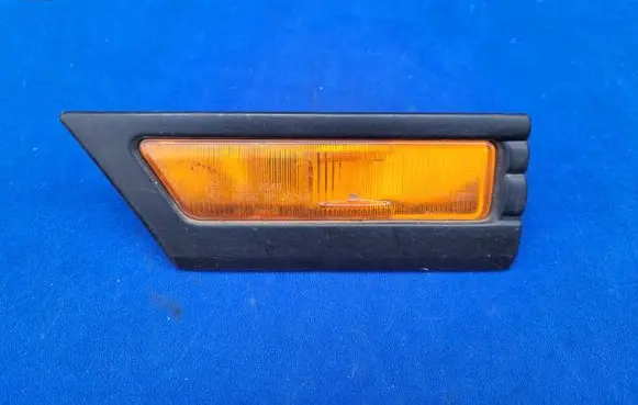 Subaru Legacy Front fender indicator light OEW2040