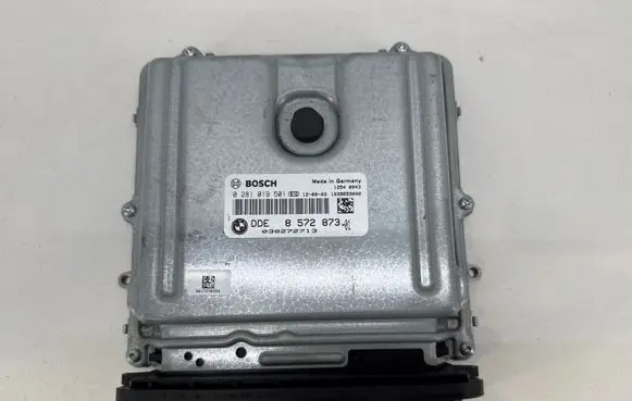 BMW 5 F10 F11 Engine control unit/module 8572873