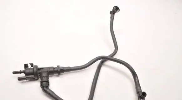 BMW 2 F22 F23 Breather valve 7645857