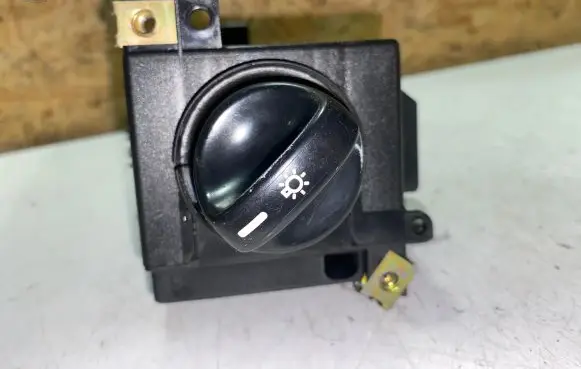 Mercedes-Benz A W168 Light switch 1685450104