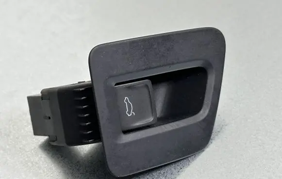 Tailgate opening switch