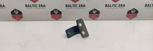 BMW M5 F90 Fender mounting bracket