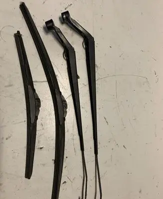 Toyota Avensis T250 Windshield/front glass wiper blade 3F6597 3F6598