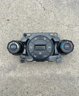 Ford Fiesta Climate control unit 8A6T-18C612-AG 8A6918C612 8A6T18C612