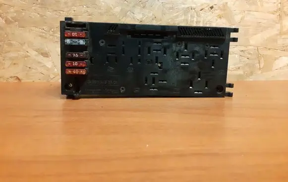 Mercedes-Benz E W210 Fuse box set 2033 0005401550