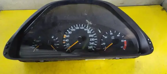 Mercedes-Benz E W210 Speedometer (instrument cluster) 2105403348 84570285