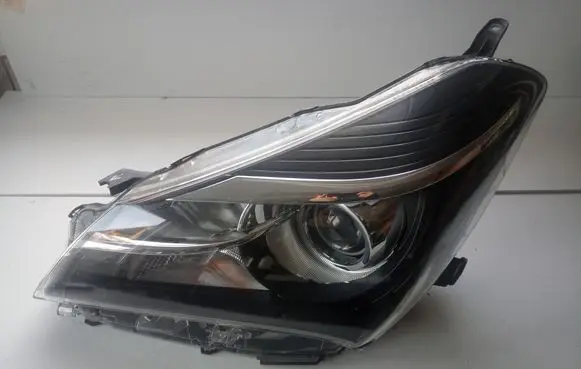 Toyota Yaris Headlight/headlamp