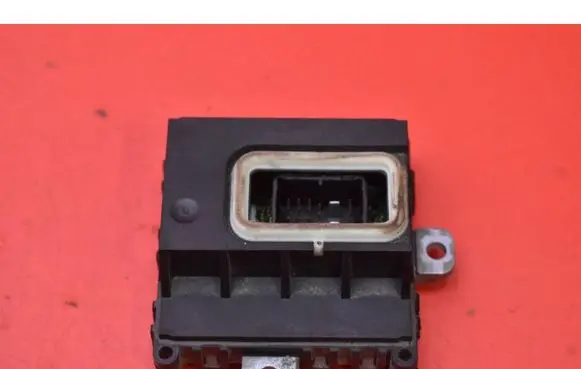 Volvo S80 Voltage converter/converter module 532294853