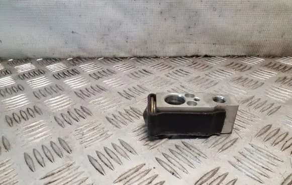 Air conditioning (A/C) expansion valve
