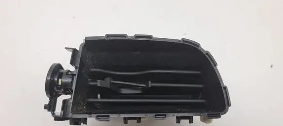 Rear air vent grill
