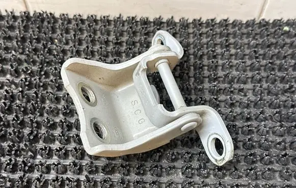 Honda Jazz IV GR Front door lower hinge 