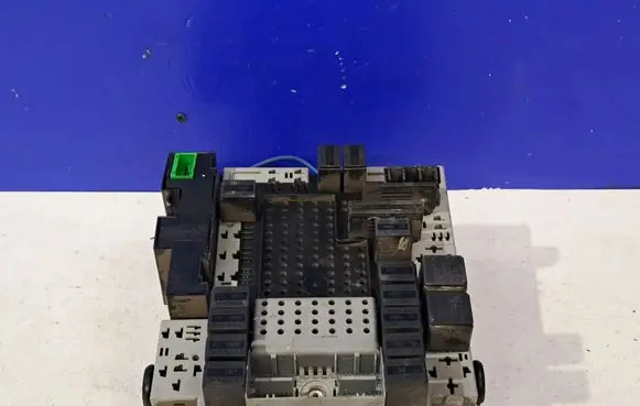 Volvo XC90 Fuse module 30682664