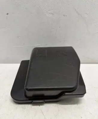 Renault Clio IV Fuse box cover 243826085R