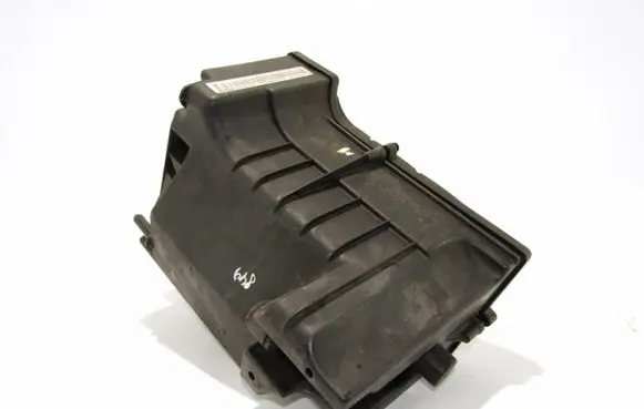 Mercedes-Benz Vaneo W414 Air filter box A1661406200