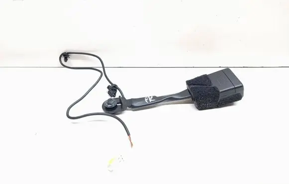 BMW 2 F46 Front seatbelt buckle 7313299