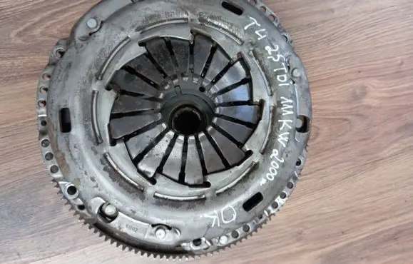 Volkswagen Transporter - Caravelle T4 Dual mass flywheel 324013210