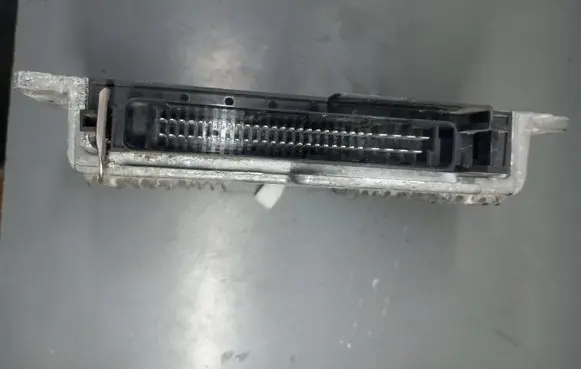 Volvo S40, V40 Engine control unit/module 30850997-08 S113727101E