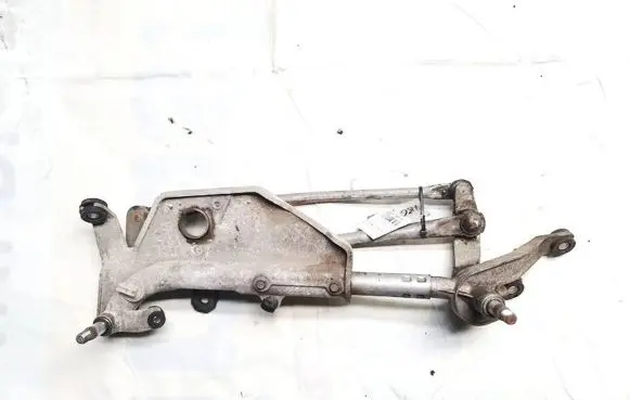 Honda CR-V Front wiper linkage and motor