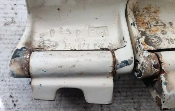 Volkswagen Transporter - Caravelle T4 Tailgate/trunk/boot hinge 701827152A 701827154A