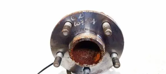 Ford Focus C-MAX Rear wheel hub 