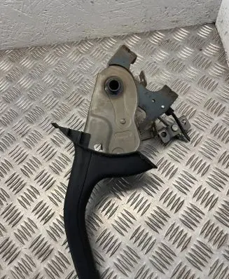 Hyundai i30 Handbrake/parking brake lever assembly
