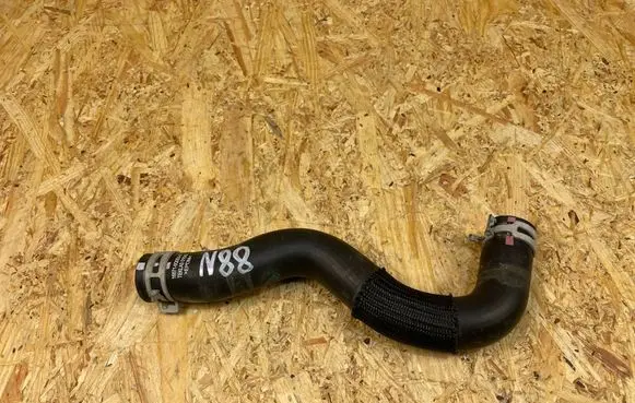 Engine coolant pipe/hose