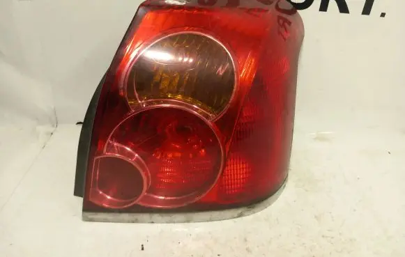 Toyota Avensis T250 Rear/tail lights e22045
