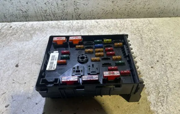 Volkswagen PASSAT B6 Fuse module 3C0937125 63592777