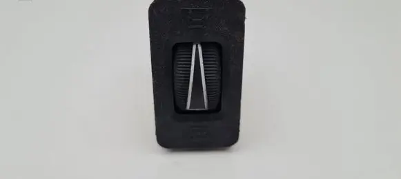 BMW 5 E28 Sound control switch 1368769 1082