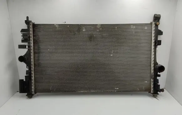 Opel Insignia A Coolant radiator 13241725