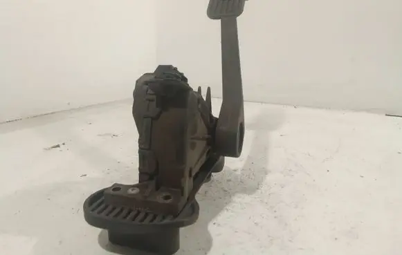Volvo S60 Accelerator throttle pedal 6PV00853701 30636004