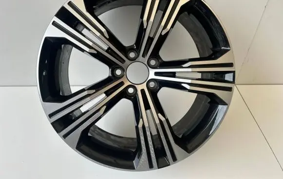 Volvo XC40 R19 alloy rim 31471556