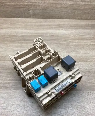 Lexus RX 330 - 350 - 400H Fuse module 010606GL