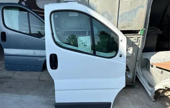 Renault Trafic II (X83) Front door 
